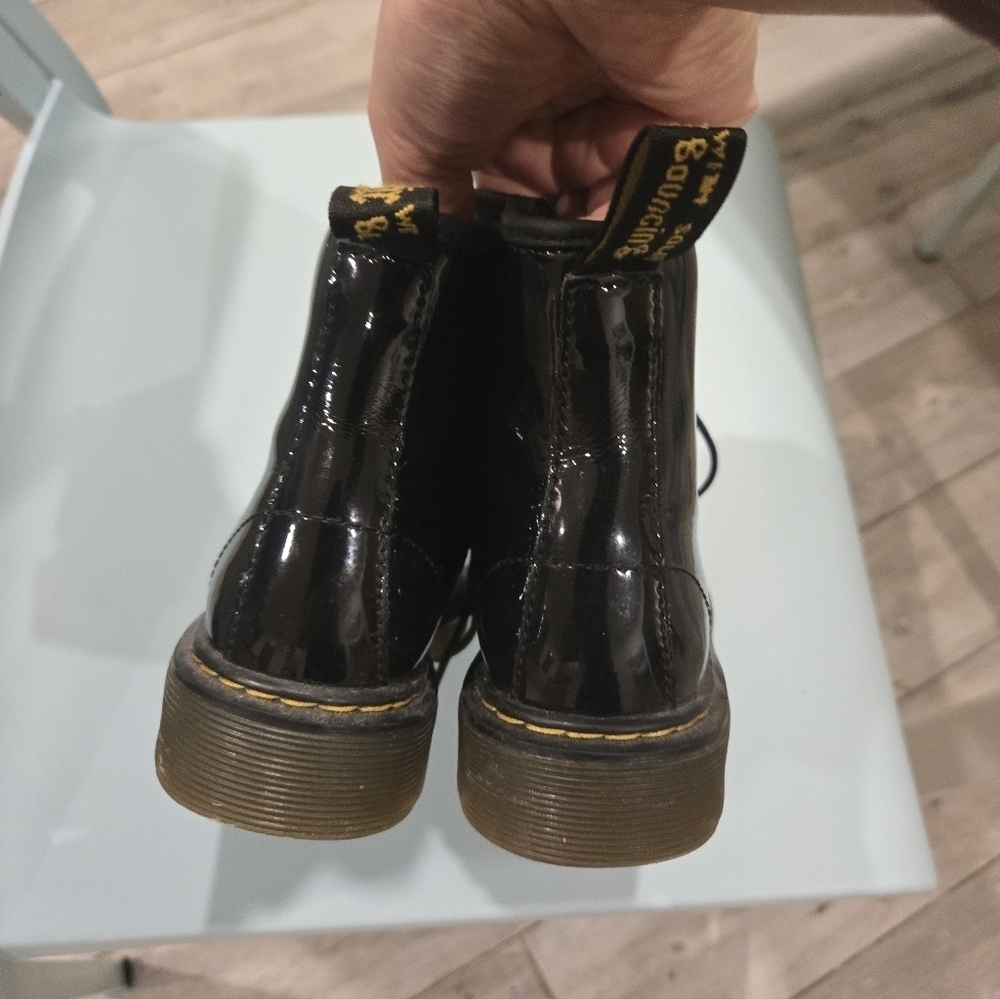 Dr. Martens Kids Glossy Black Boots Juinor Sz 2 Us - Picture 7 of 9